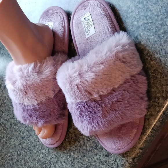 Womans  Summer Slippers Hello Mello 7-8  💜 - Picture 2 of 4